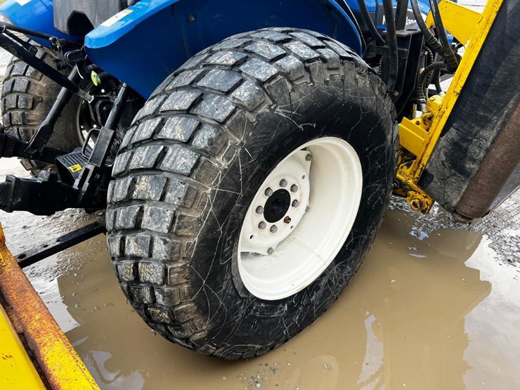 new-holland-tn70a-image-19