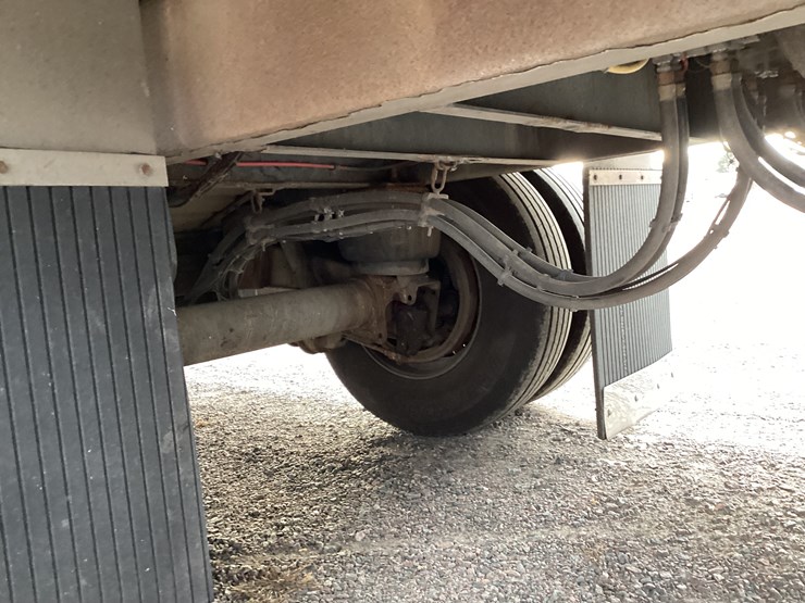 #4675-•-2014-merrit-cattle-trailer-image-12