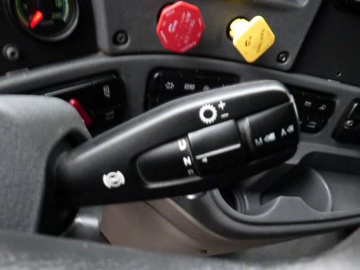 2019-freightliner-cascadia-125-image-26