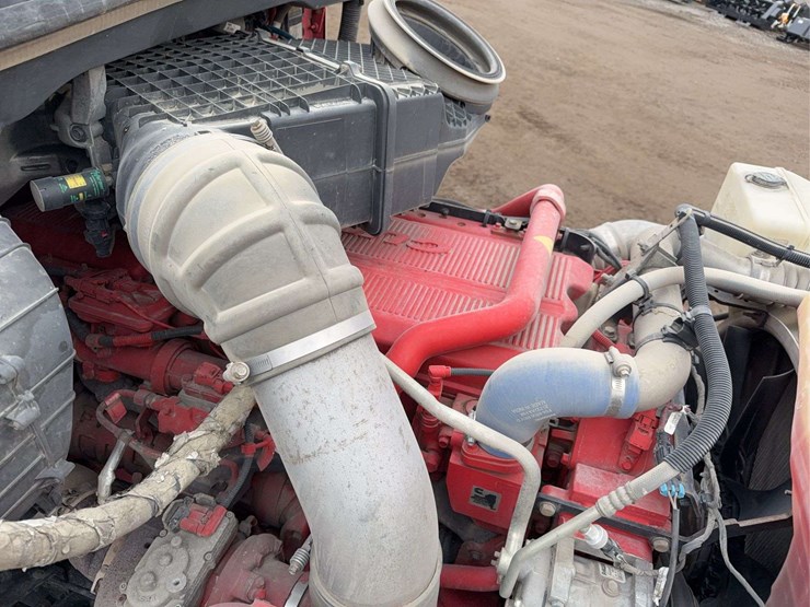 2019-peterbilt-579-image-37