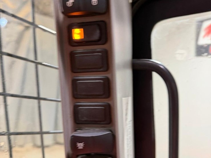 2022-case-tv450b-image-29