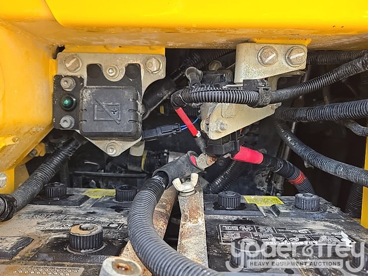 2018-komatsu-d61pxi-24-image-55