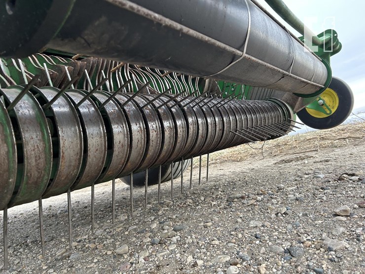 2018-john-deere-560m-image-18