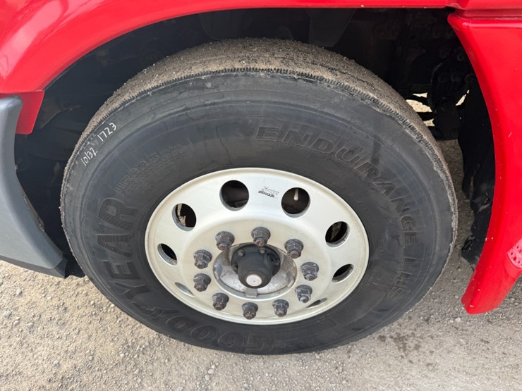 2019-freightliner-cascadia-125-image-7