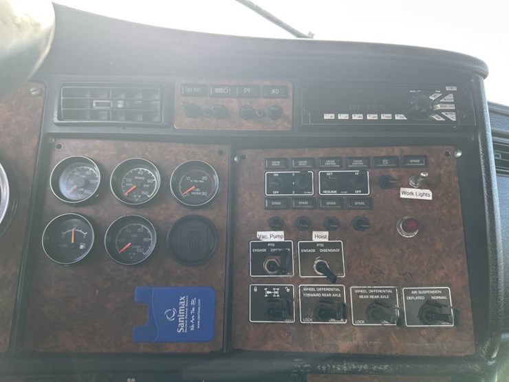 2005-kenworth-t800-image-61