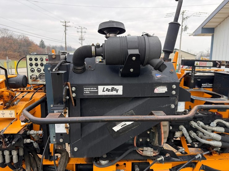 leeboy-1000f-image-20