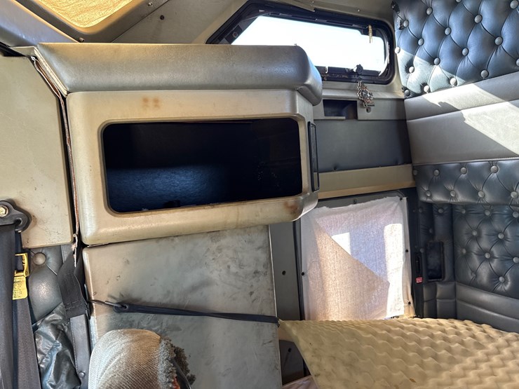 kenworth-w900-image-44