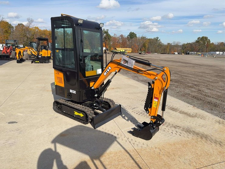 2025-miva-va13c-mini-excavator-image-2