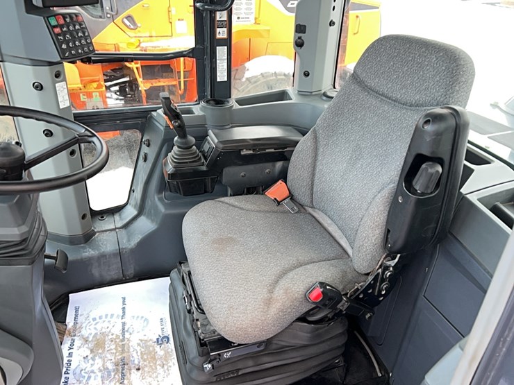 2019-deere-544l-image-16