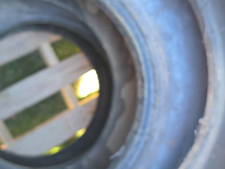 used-implement-&-vehicle-tires-image-11