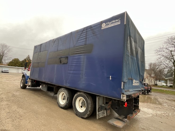 freightliner-m2-106-image-11