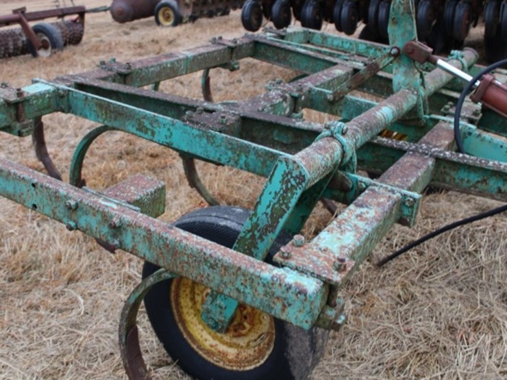 10'-chisel-plow-image-2