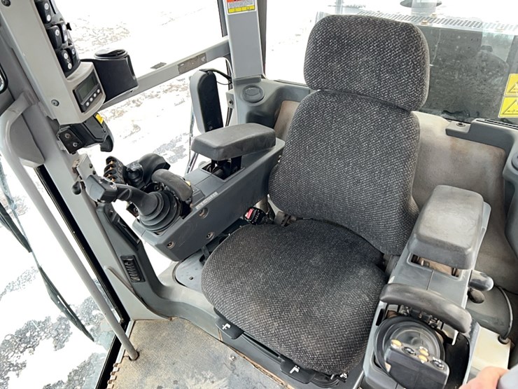 caterpillar-120m-image-20