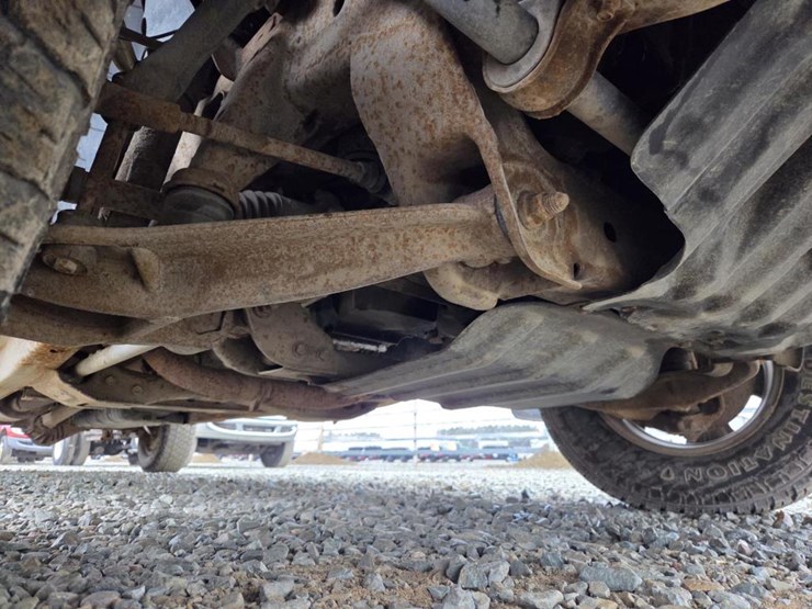 2011-gmc-2500-image-36