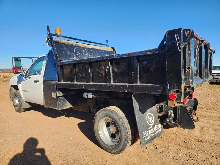 2007-chevrolet-3500-image-3