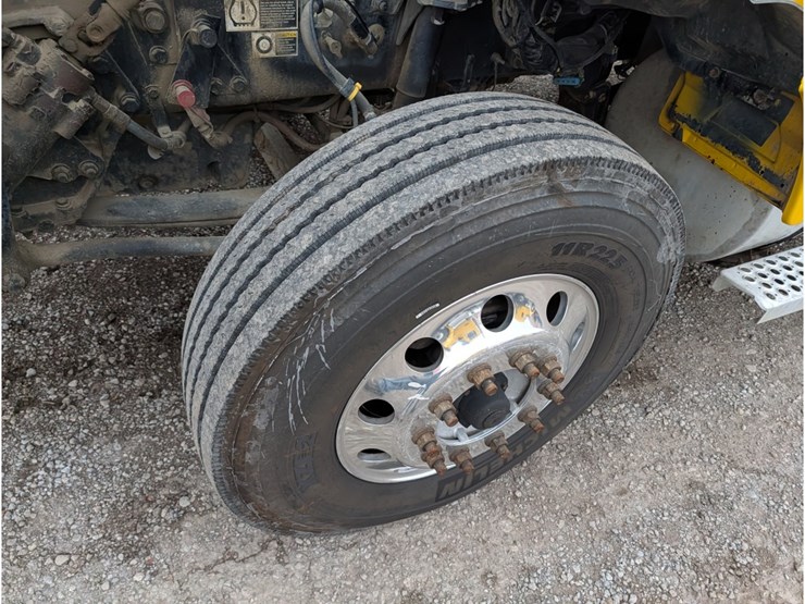 2020-kenworth-t880-image-14