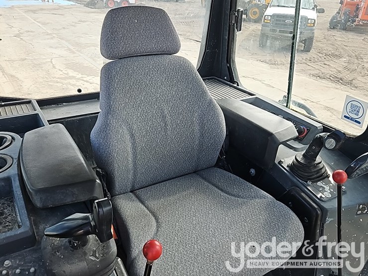 2018-deere-650k-image-30