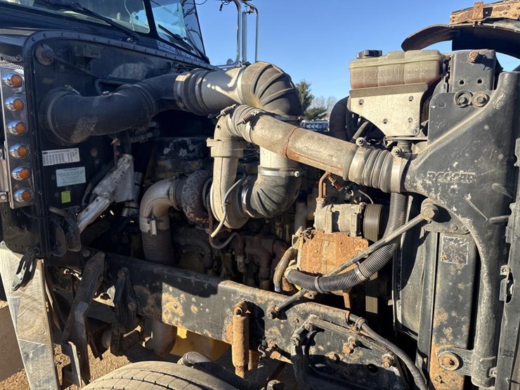 2008-peterbilt-388-image-14
