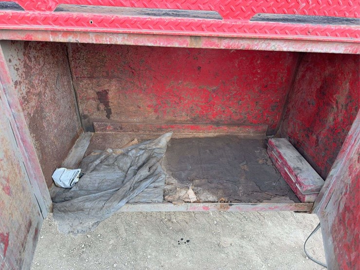 2004-peterbilt-357-image-41