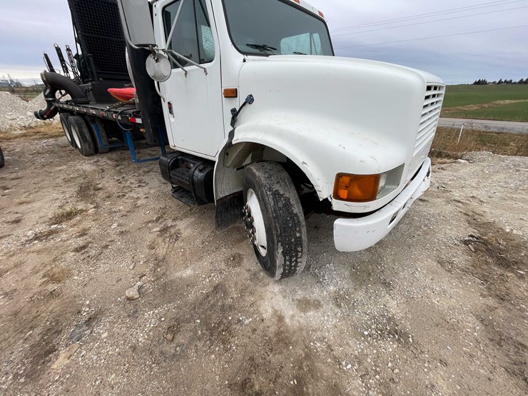 international-4900-image-11