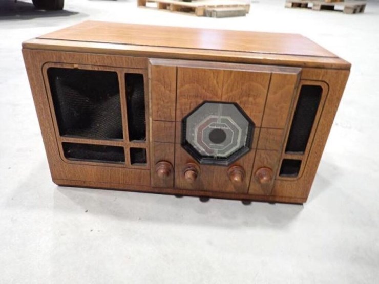 vintage-stromberg-carlson-triple-range-radio-image-5