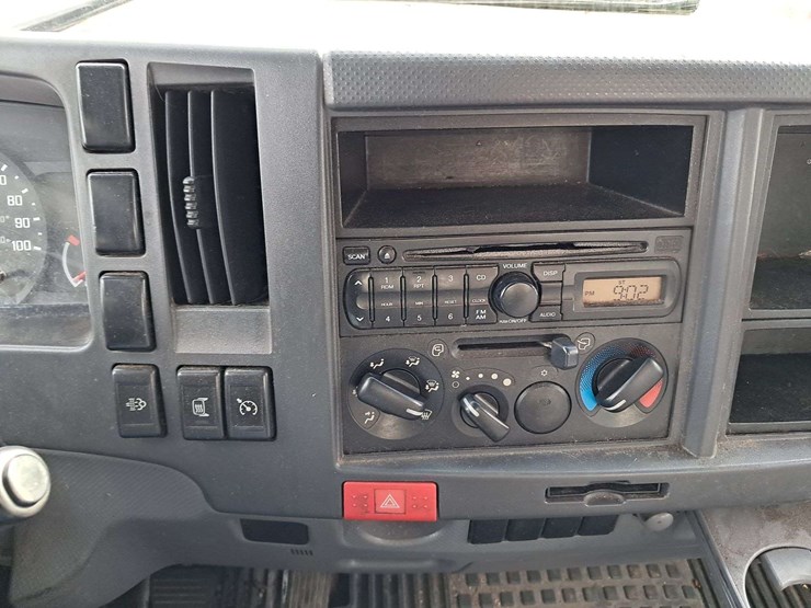 2008-isuzu-npr-image-20