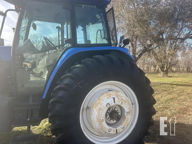 2003-new-holland-tm120-image-7