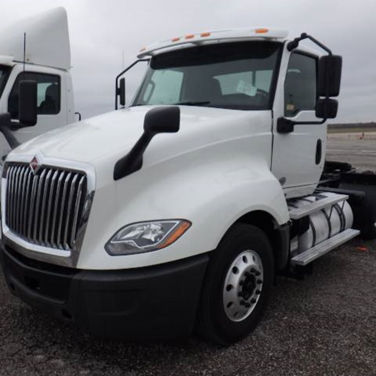 2018 INTERNATIONAL LT