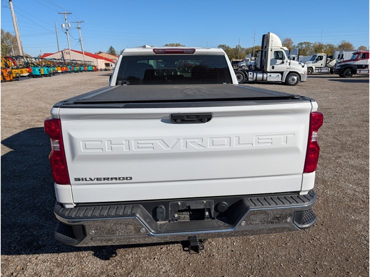 2022-chevrolet-1500-image-9