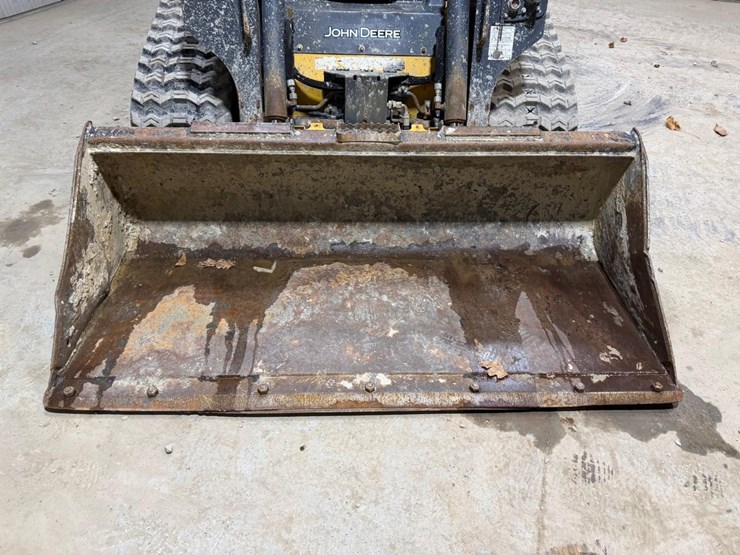 2021-deere-317g-image-9