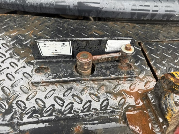 #1840-•-2013-ram-5500-4x4-service-truck-image-11