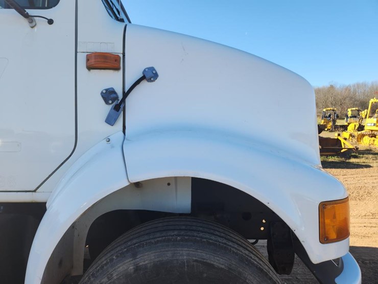 international-8100-image-22