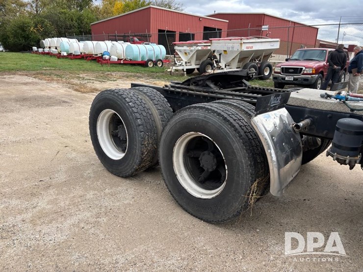 mack-r686st-image-48