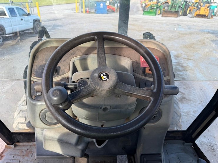 caterpillar-420d-image-27