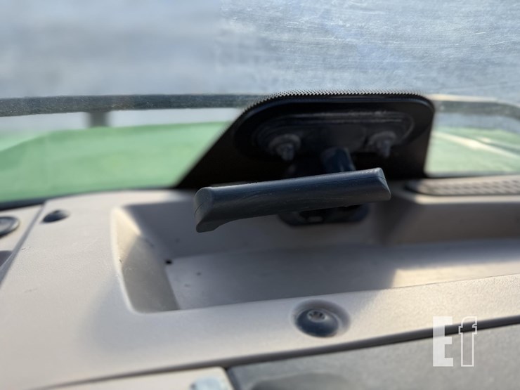 john-deere-gator-xuv-835r-image-17