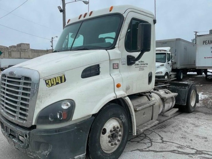 freightliner-cascadia-113-image-2