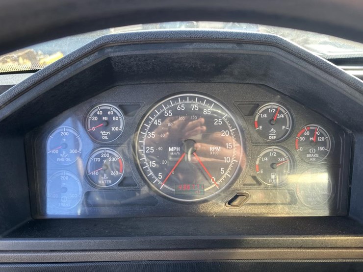 2017-international-hx615-image-51