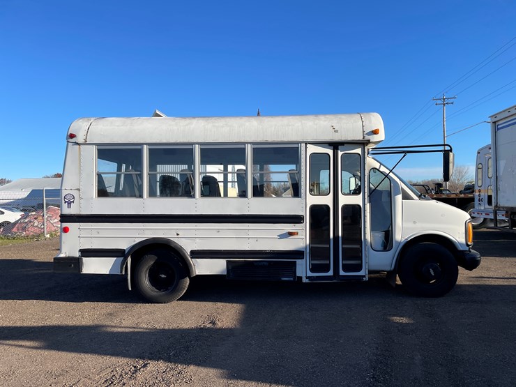 #1071-•-1999-chevy-short-bus-(has-wi-title)-image-4