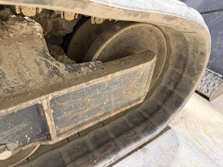 2022-bobcat-t740-image-20