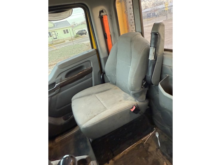 2019-kenworth-t880-image-25