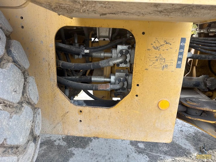 2014-caterpillar-924k-image-27