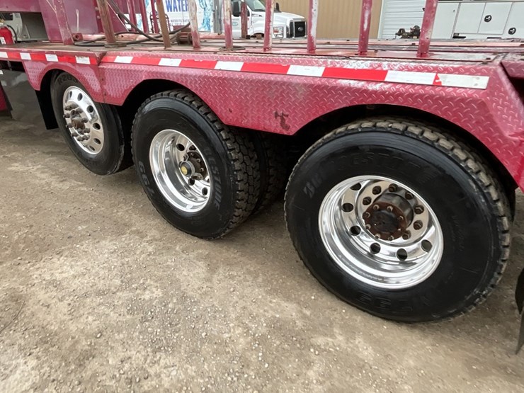 2015-peterbilt-365-image-18