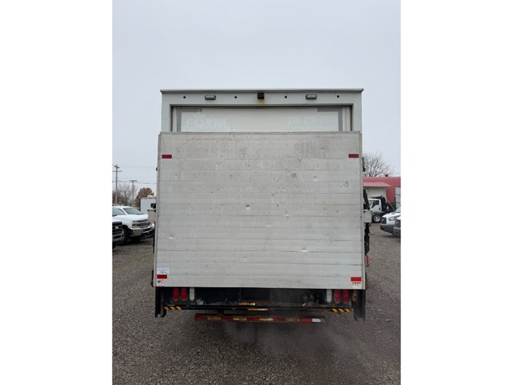 2023-isuzu-npr-image-4