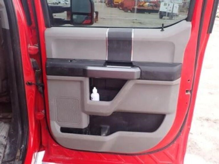 ford-f350-xlt-image-49