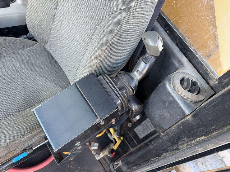 caterpillar-563c-image-25