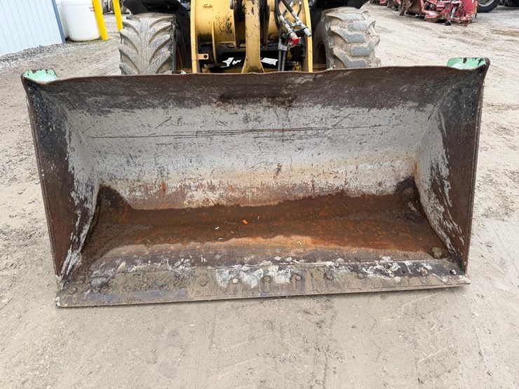 2015-caterpillar-908h2-image-9