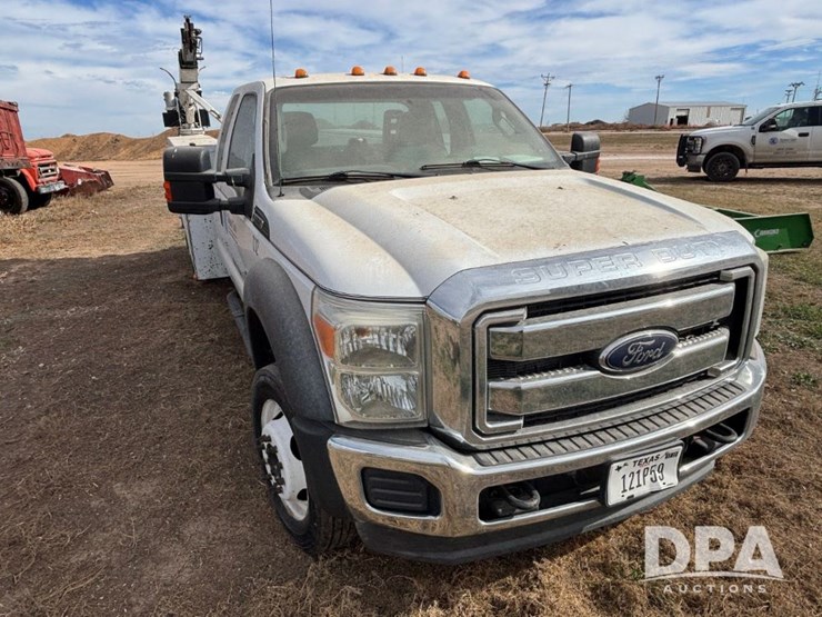 2011-ford-f550-image-4