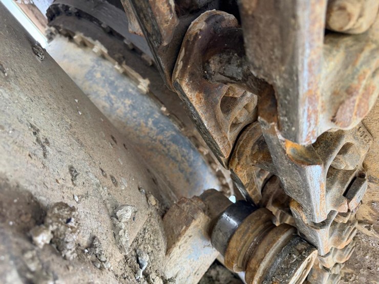 case-cx160b-image-22