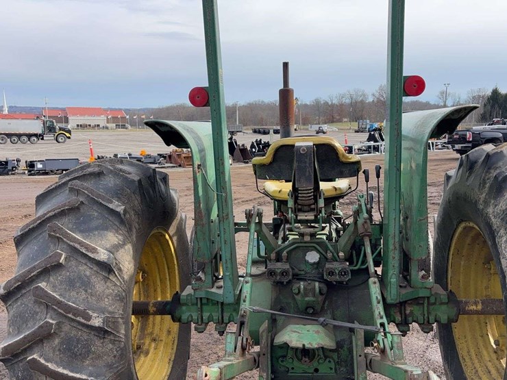 john-deere-2640-image-13