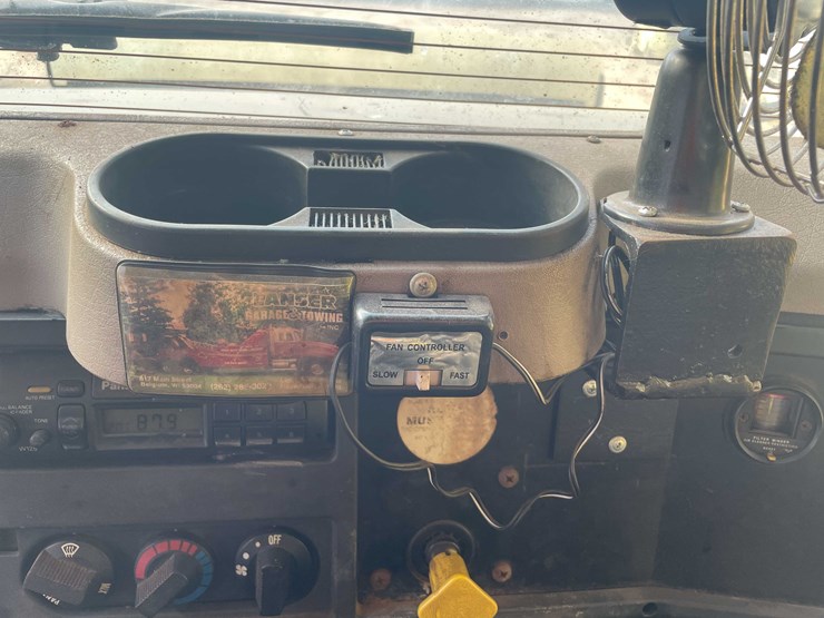 international-4900-image-94